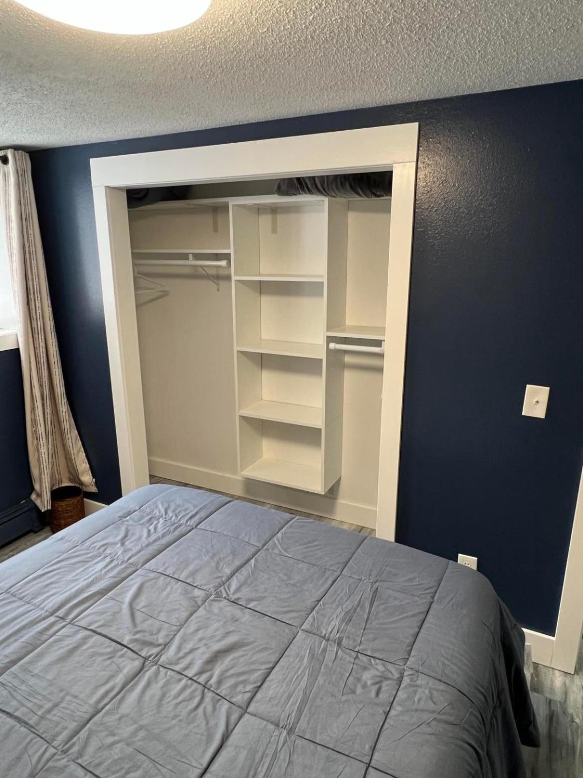 Entire Level Just Off Interstate, Free Breakfast *