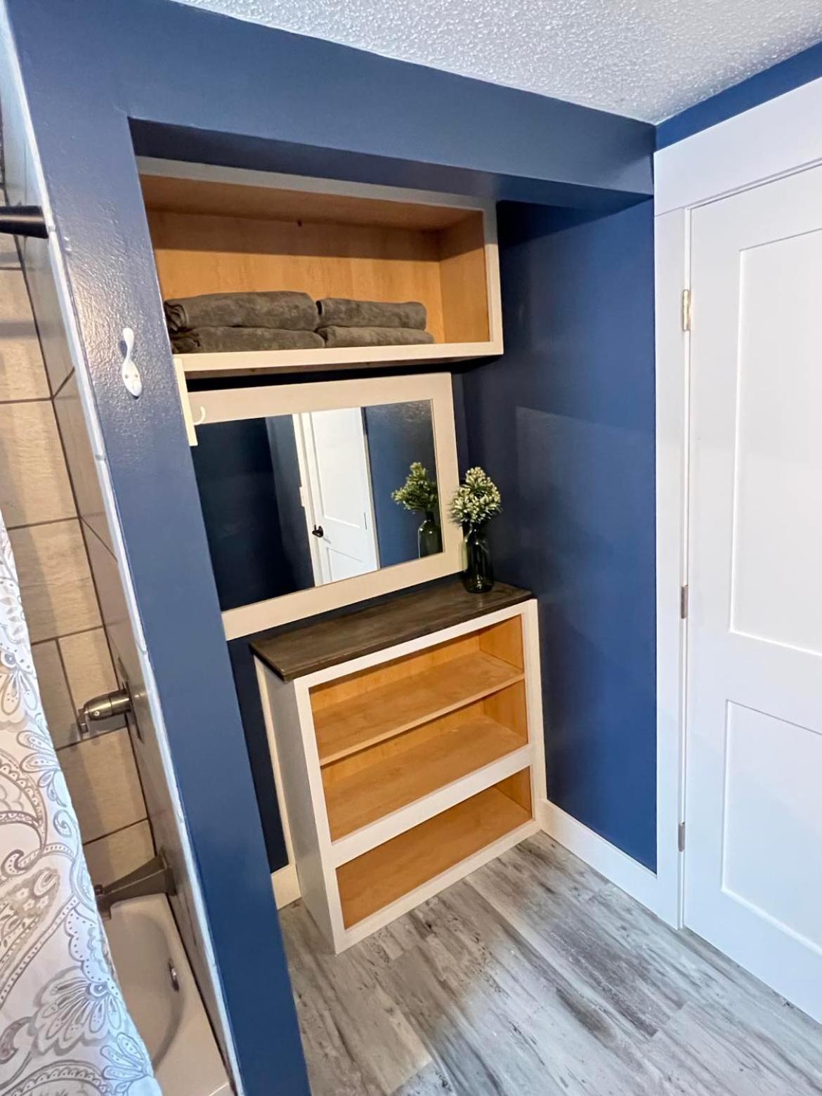 Apartment Entire Level Just Off Interstate, Free Breakfast Fargo